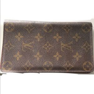 SOLD!!!!!    💎 LV vintage checkbook wallet
